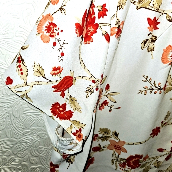 Woman's top - Picture 4 of 7